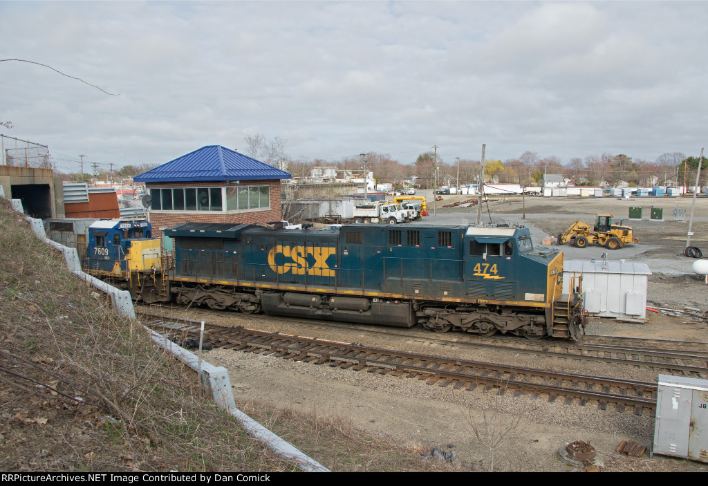 CSXT 474 Leads M427-22 into Rigby Yard